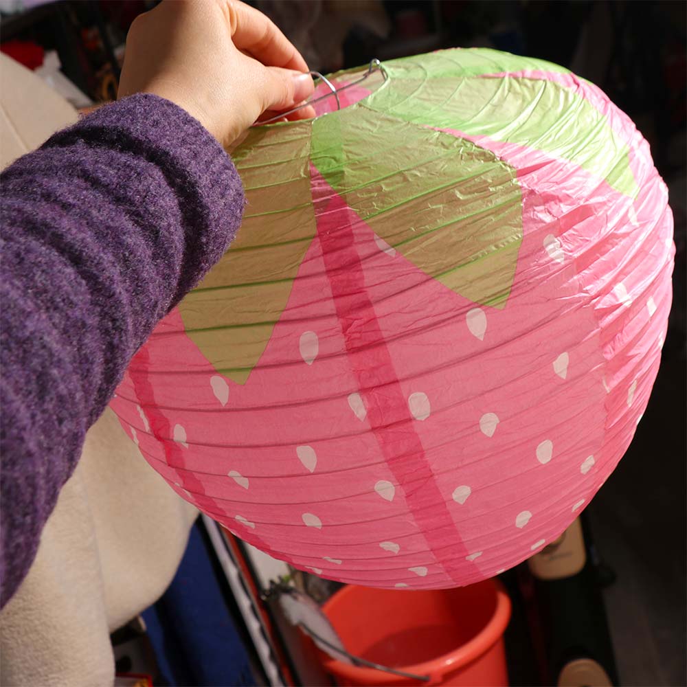 3D ピンクイチゴランタン ハンドヘルドフルーツテーマペーパ - Japanese Lantern Paper のレビューと価格